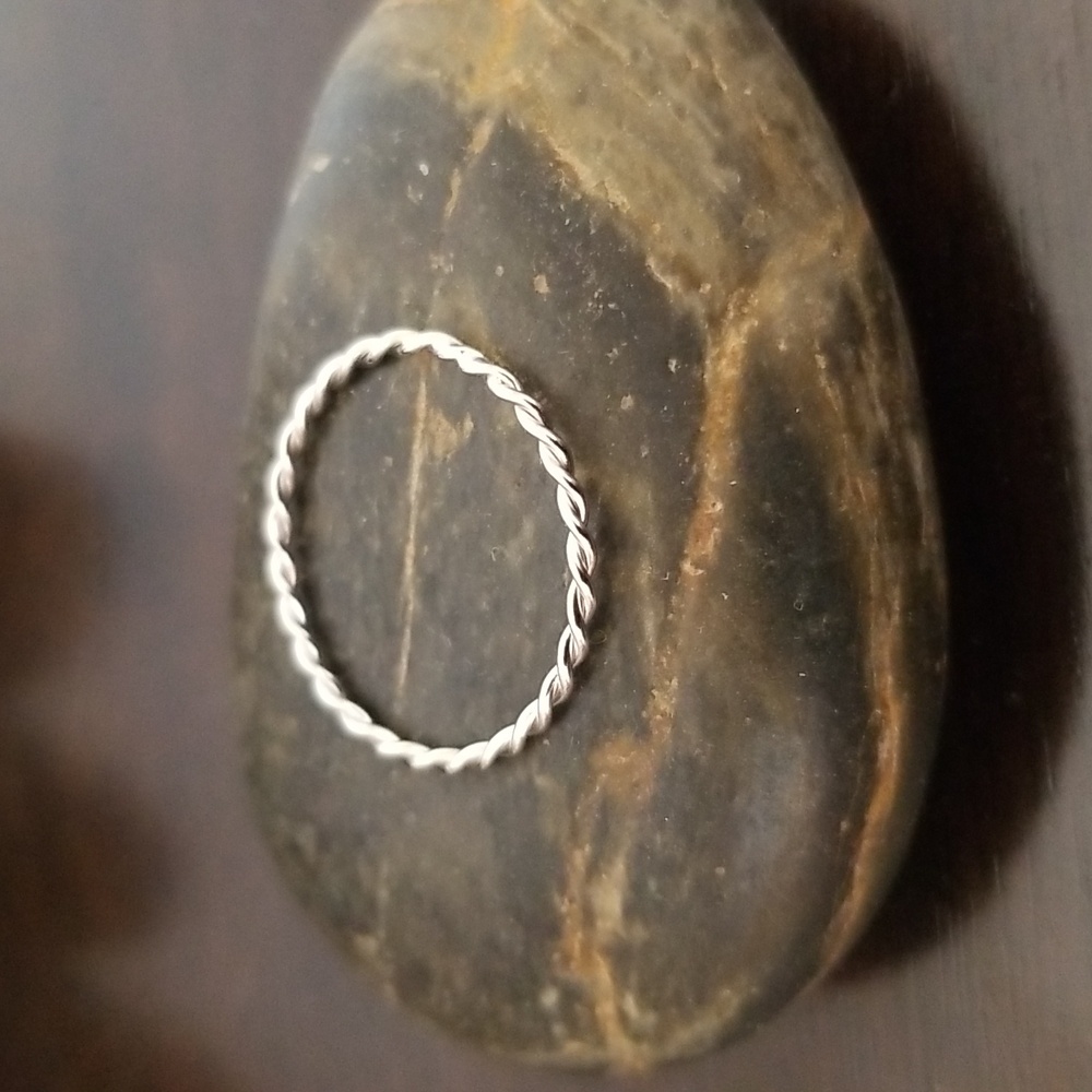 Elegant Silver Twisted Ring